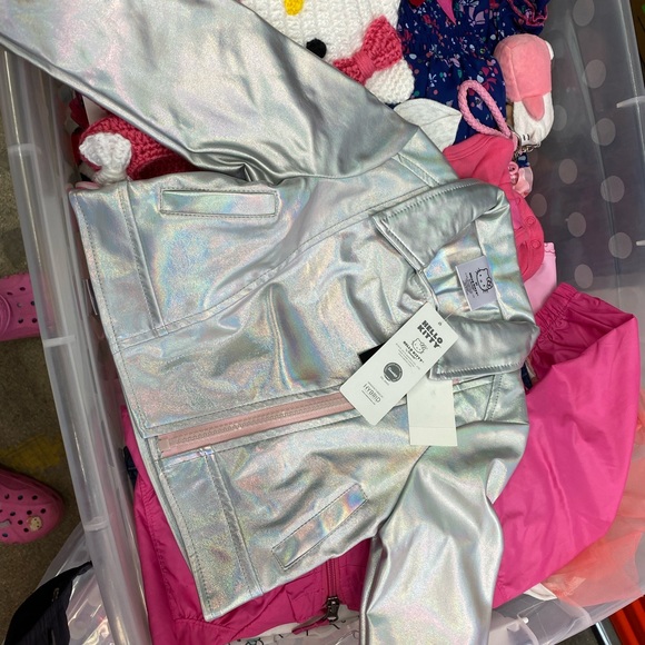 Hello kitty jacket - Picture 2 of 3